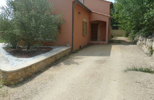 Laudun Villa | Between vineyards and garrigues (4km from Mas de So)