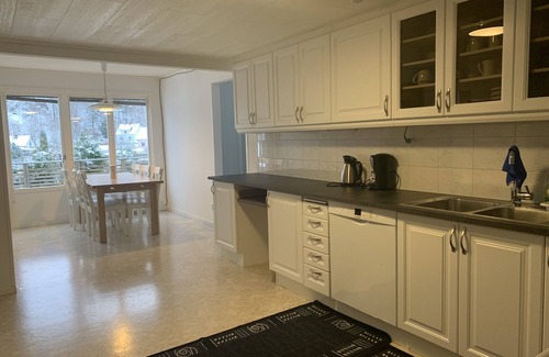Lilla Edet Villa | Beutiful house with large garden