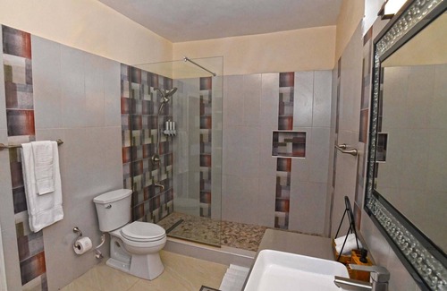 St.Bran's Burg Apartment | Beyond The Sea Tide - King Ocean View (upper level)