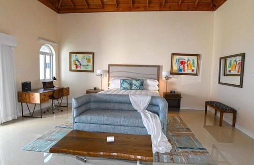 St.Bran's Burg Apartment | Beyond The Sea Tide - King Ocean View (upper level)