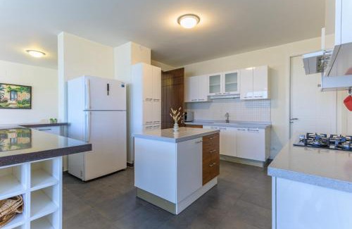 Moutazah Apartment | Beytna - Classy 3-BR Apartment & Terrace in Mansourieh