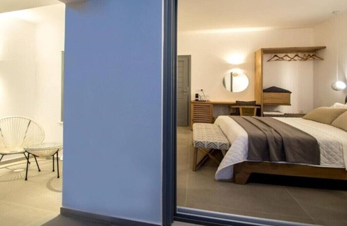 Kini Apartment | BH782 - C - Suite Syros