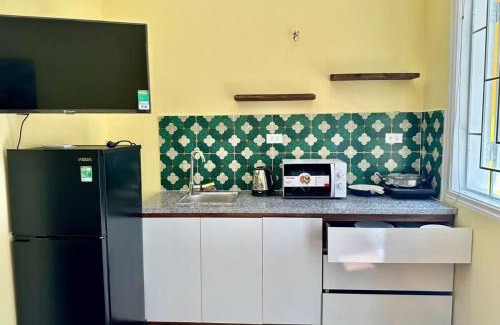 Ba Dinh Apartment | Bhome Hoang Hoa Tham balcony