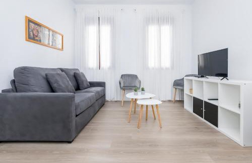 San Andres-San Pablo Apartment | BHost - Regina VIII