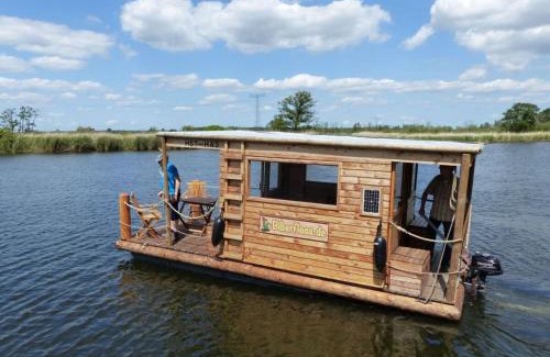 Loitz Boat Rental | Biberfloss Comfortable holiday residence
