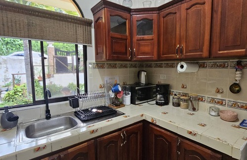 Managua Bed & Breakfast | ¡bienvenidos a Esta Casa en la Zona Montañosa! Un Retiro de Ensueño