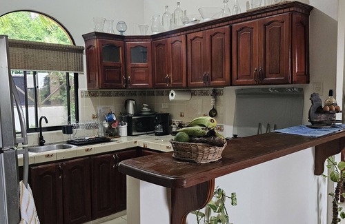 Managua Bed & Breakfast | ¡bienvenidos a Esta Casa en la Zona Montañosa! Un Retiro de Ensueño