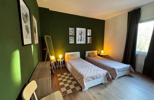 Laar Apartment | Big apartment with Parking, 30 min to Düsseldorf