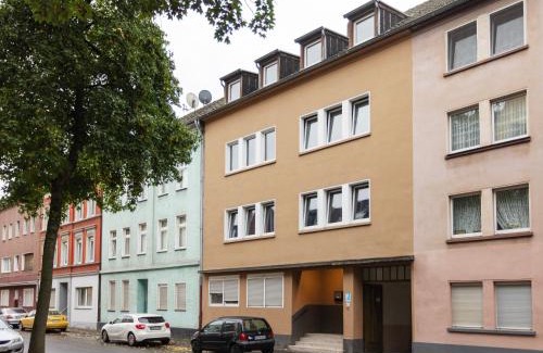 Laar Apartment | Big apartment with Parking, 30 min to Düsseldorf