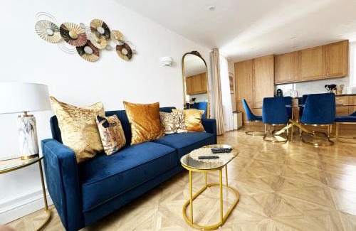Prince's Apartment | Big Ben Panorama, Parliament View, 3 bedrooms, Central London, Luxurious flat for 6 guests
