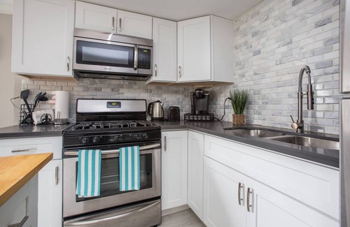 Central Carrollton Association Apartment | Big Blue in the Big Easy