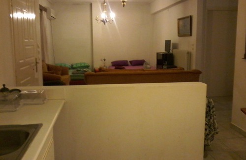 Marousi House | BIG FLOOR IN MAROUSI WITH JACUZZI