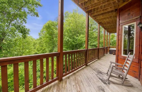 Pigeon Forge House | Big Mack Lodge - mountain views close to Dollywood