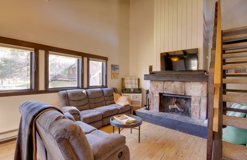 Big Sky Meadow Village Apartment | Big Sky Condo w/ Private Deck: 6 Mi to Ski Resort!
