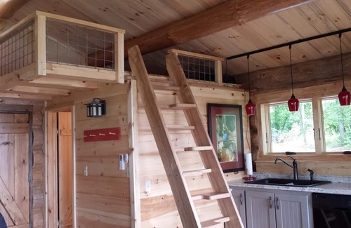Grantsburg Cabin | BIG TIMBER RIVER CABINS "The Hawk's Nest"