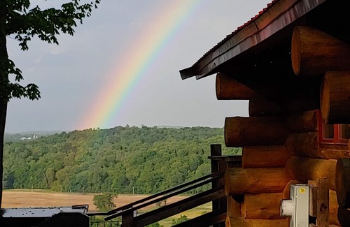 Grantsburg Cabin | BIG TIMBER RIVER CABINS "The Hawk's Nest"