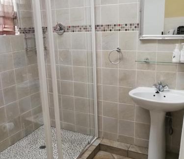 Brits House | Big Tree Guesthouse Brits