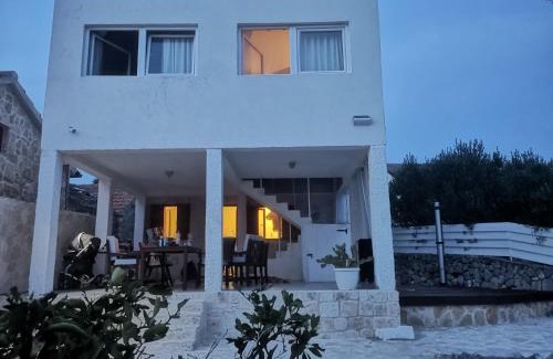 Drvenik Mali House | Bijela kuča