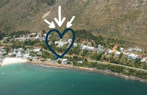 Mountainside Apartment | 'Bikini Views' Private One Bedroom Suite for 2 with Sunny Veranda