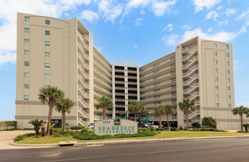 Biloxi Condo | Biloxi Beach Sunrise Spectacular! Steps from the beach and sand!