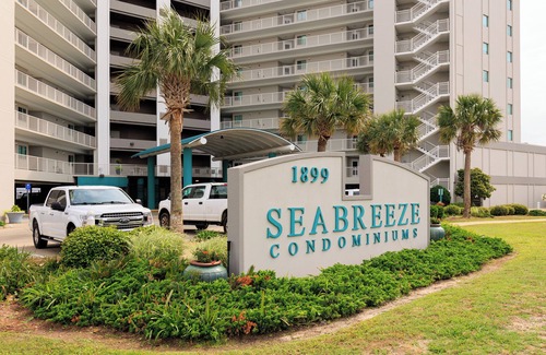 Biloxi Condo | Biloxi Beach Sunrise Spectacular! Steps from the beach and sand!
