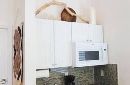 Alice Town Apartment | Bimini Nest Cozy Studio, Steps from the Beach
