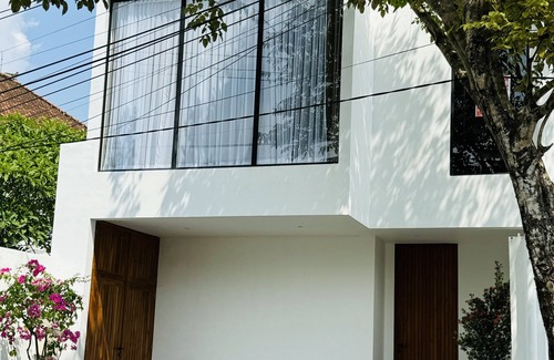 Mengwi House | Birch House - Modern 2 Bedroom private pool with Rice field view