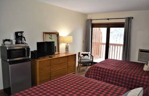 Hayward Resort | Birch Point Resort Condo #18 - Nelson Lake, Hayward