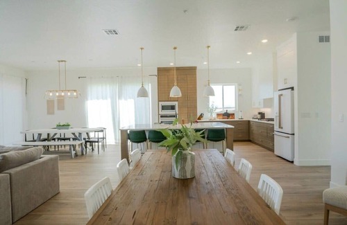 Washington House | Birdie On The 8th | Private Pool/Hot Tub