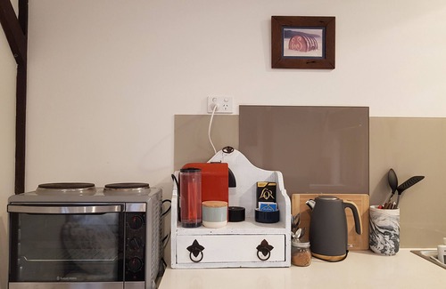 The Pocket Cabin | BIRDSONG: Cute Cabin in nature in Byron Bay Hinterland. 12mins to beach!
