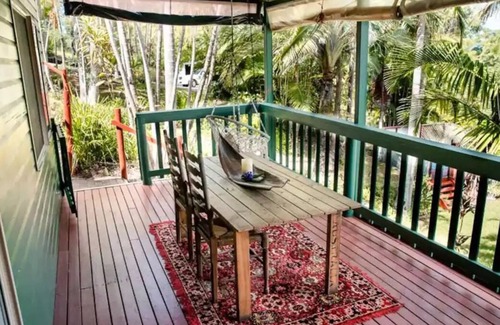 Palmwoods Cabin | Birdsong Train Carriage Cabins