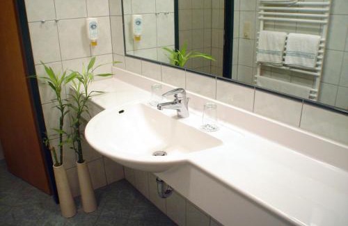 Gols Hotel | BIRKENHOF GOLS - B & B - Wohlfühl Hotel mit Wochenend-Restaurant