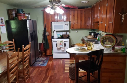 Bruin House | Bit O' Time Vintage Lake Retreat Grayson/Olive Hill KY. Sleep 20, 6 bdrm, 5 bath