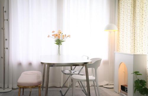Paldal-gu Apartment | Bitdamjip Near Hwaseong Fortress and Suwon Station