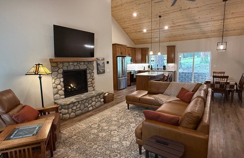 North Wawona Cabin | Black Bear Bungalow