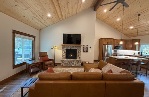 North Wawona Cabin | Black Bear Bungalow