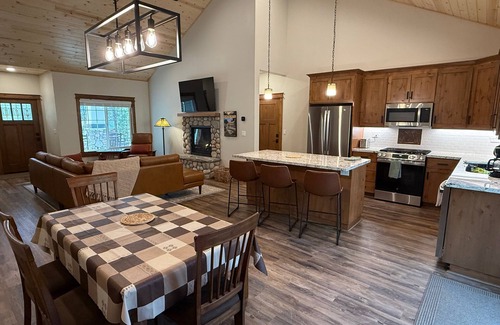 North Wawona Cabin | Black Bear Bungalow