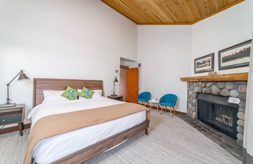 Black Butte Ranch Apartment | Black Butte Ranch Lodge Room 018