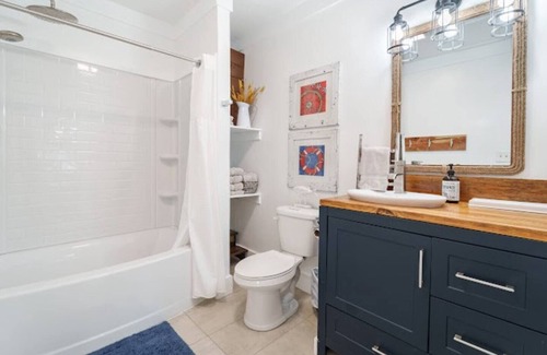 Doctors Inlet House | Black Creek Cottage located on fresh water with a resort style beach & amenities