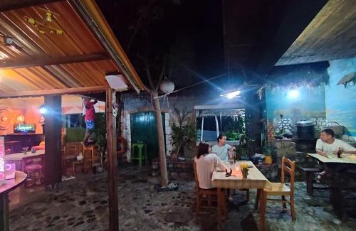 Paul Hotel | Black Mamba