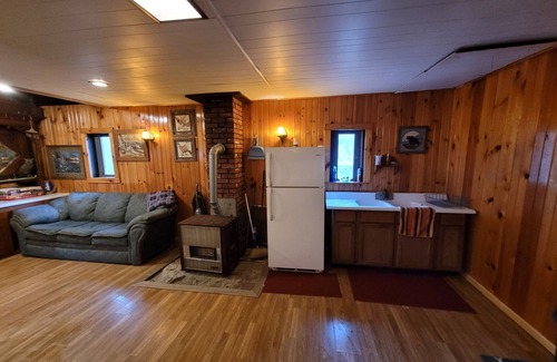 Viola Cabin | Blakley Hobbit Large Cabin