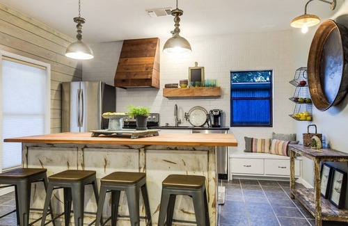 Blanco Cabin | Blanco Valley Lodge - luxury home & guest house. River house, pool & game room.