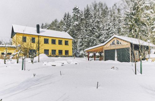 Schoeneck House | Blickinsfreie - Cabin