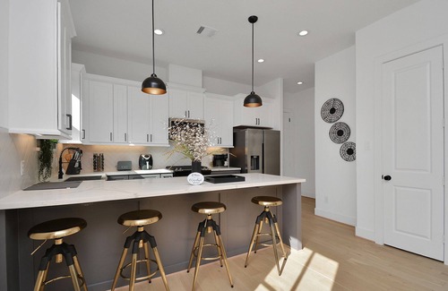 South Central Houston House | ☀️Blissful Getaway☀️ Home w/Jacuzzi Backyard ⮕Downtown