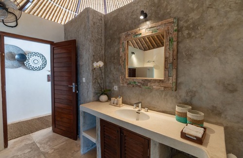 Kekeran Villa | Blissful Hideaway: Secluded Resort Paradise