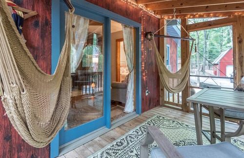 Great Cacapon Cabin | Blissful Woods Hideaway on Nine Acres Whole House 3bd, firepit, hot tub