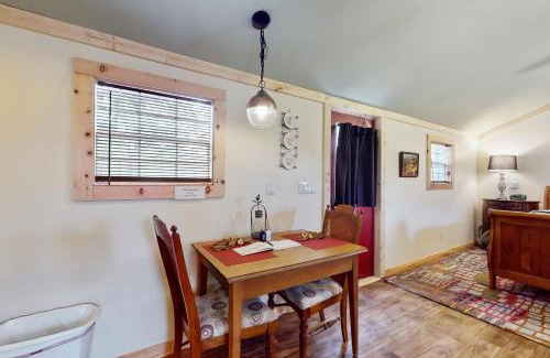 Ledbetter House | Blitzen - Reindeer Ranch at Round Top