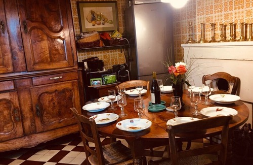 Melay House | blow of heart, luxurious services, family house, swimming pool, jacuzzi