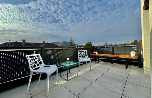 Schwarzlackenau Apartment | Blue Balconie Suite - free parking - WiFi