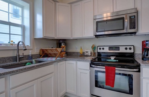 Wilmington Beach Cottage | Blue Bottoms Duplex- 2 Bdr. Lower Unit with Outdoor Living Space